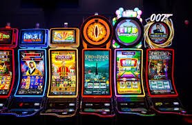 Pengguna menjelajah lanskap emas virtual